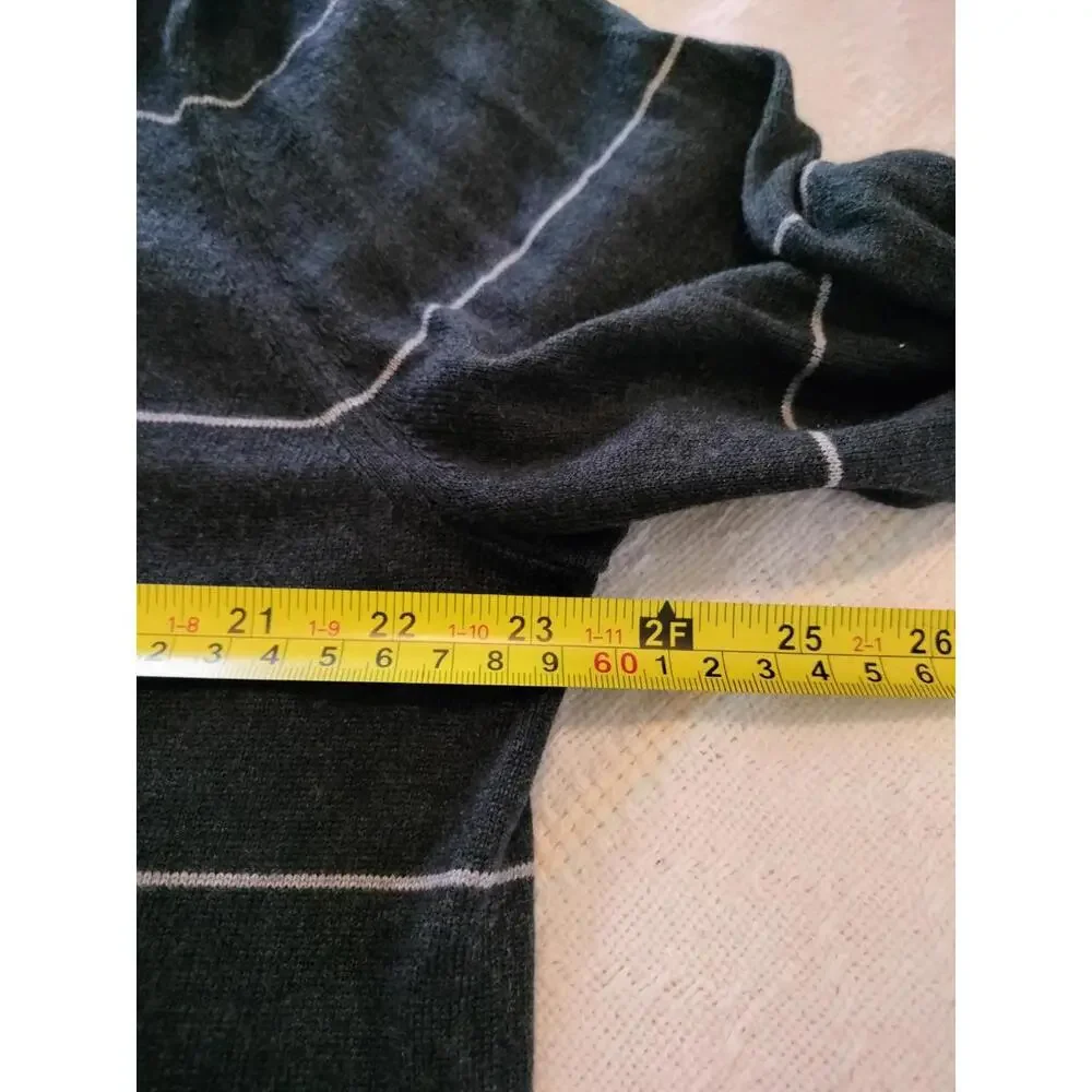 Banana Republic Luxury Blend V Banana Republic Men’s XL Silk Cashmere Blend V Nk